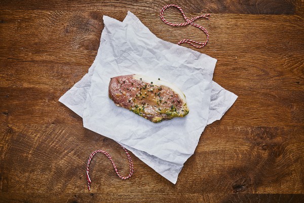 Sattelschwein-Lummersteak in Bärlauch-Marinade