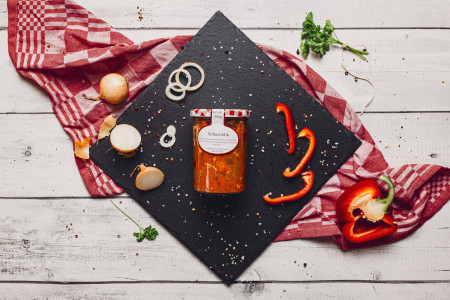 Schaschlik im Glas vom Strohschwein