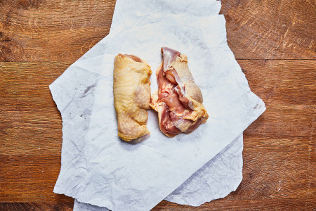 Kikok Hähnchenkeulen ohne Knochen mit Haut