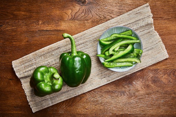 Grüne Paprika Sticks