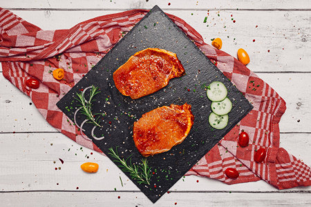 Magere Schweinesteaks zum grillen